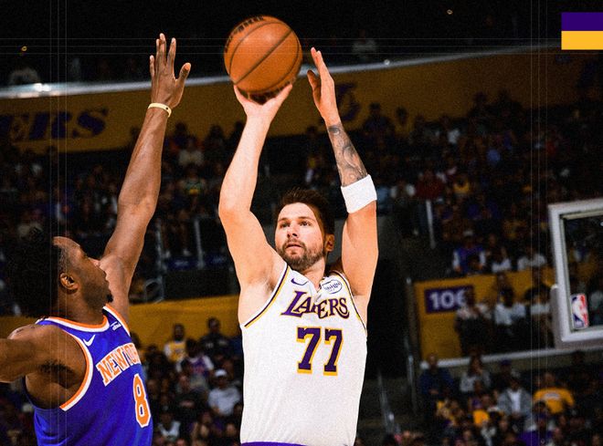 东契奇里夫斯双核爆发 湖人23分优势力克尼克斯