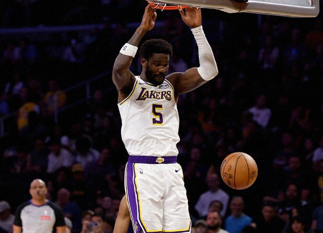 东契奇里夫斯双核爆发 湖人23分优势力克尼克斯