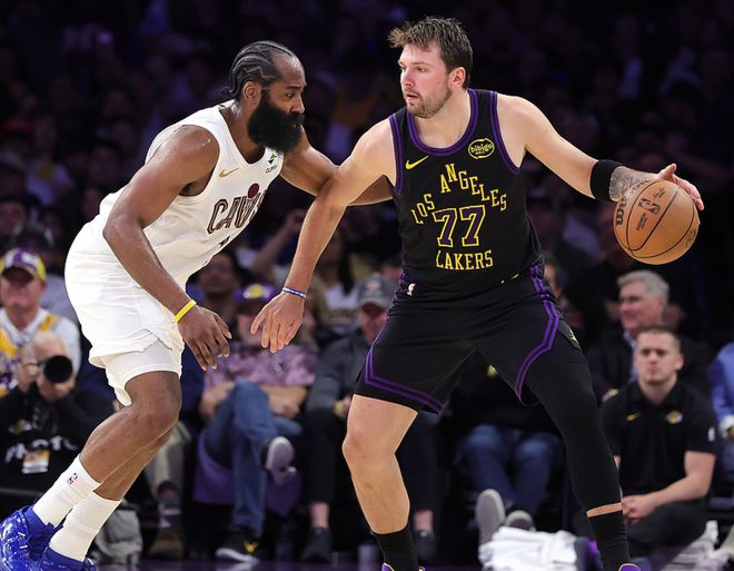 东契奇42分12助追平哈登历史第二纪录