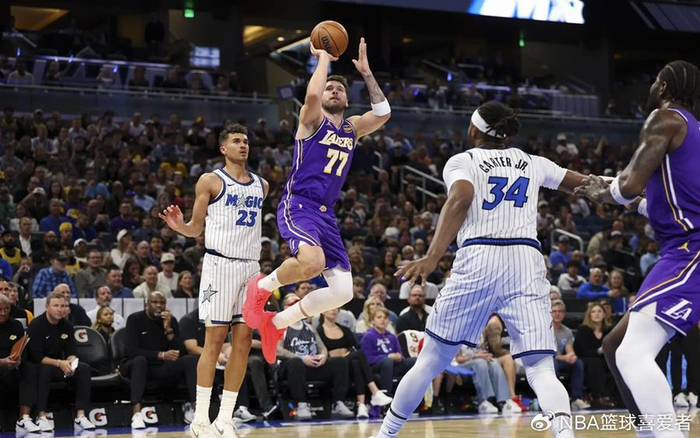 凯尔特人逆转雷霆布朗31+8助攻，东契奇文班亚马