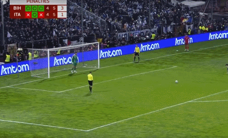 多纳鲁马纸条遭偷引点球大战争议