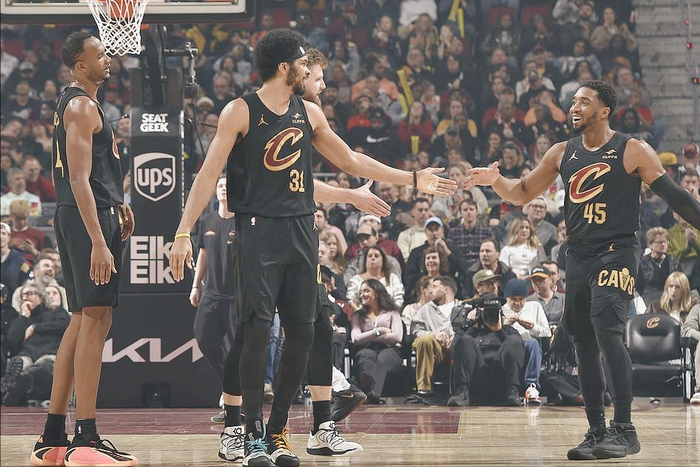 阿伦缺阵重创骑士体系，攻防两端全面崩盘