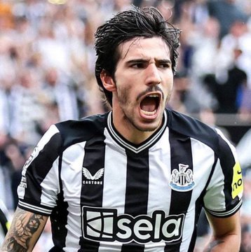 曼联争夺埃利奥特·安德森引热议 1.25亿报价难破